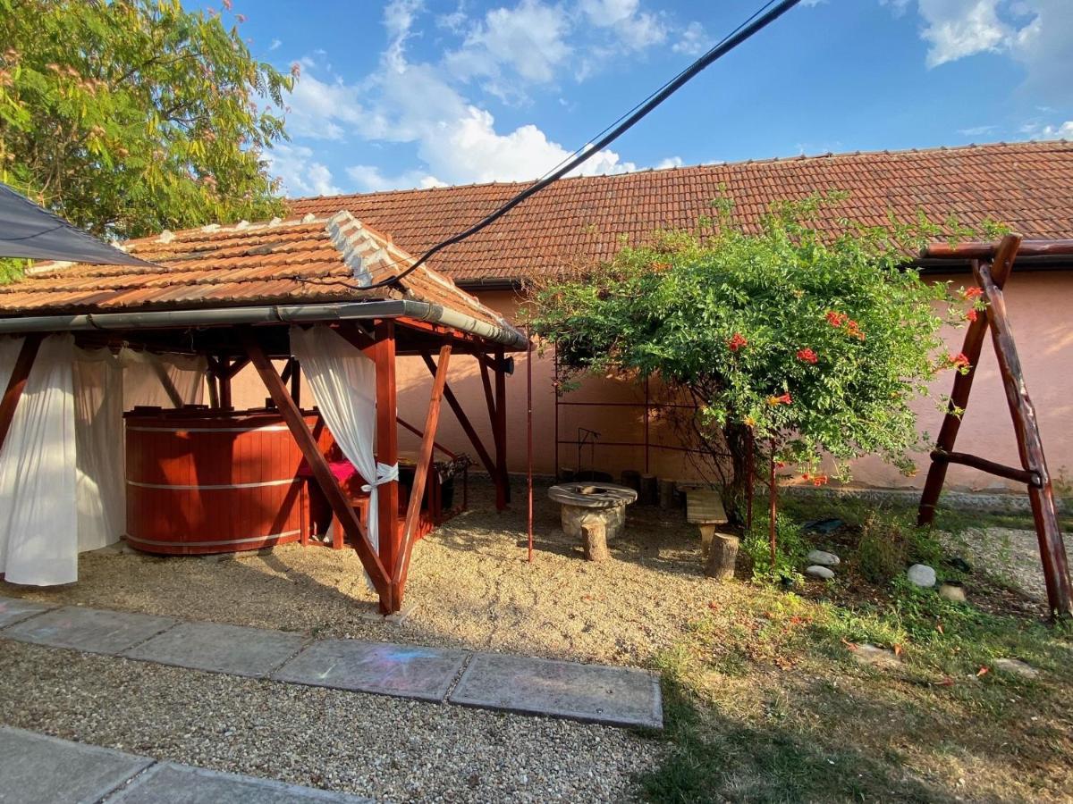Arpad Nyaralohaz Villa Sarud Exterior foto