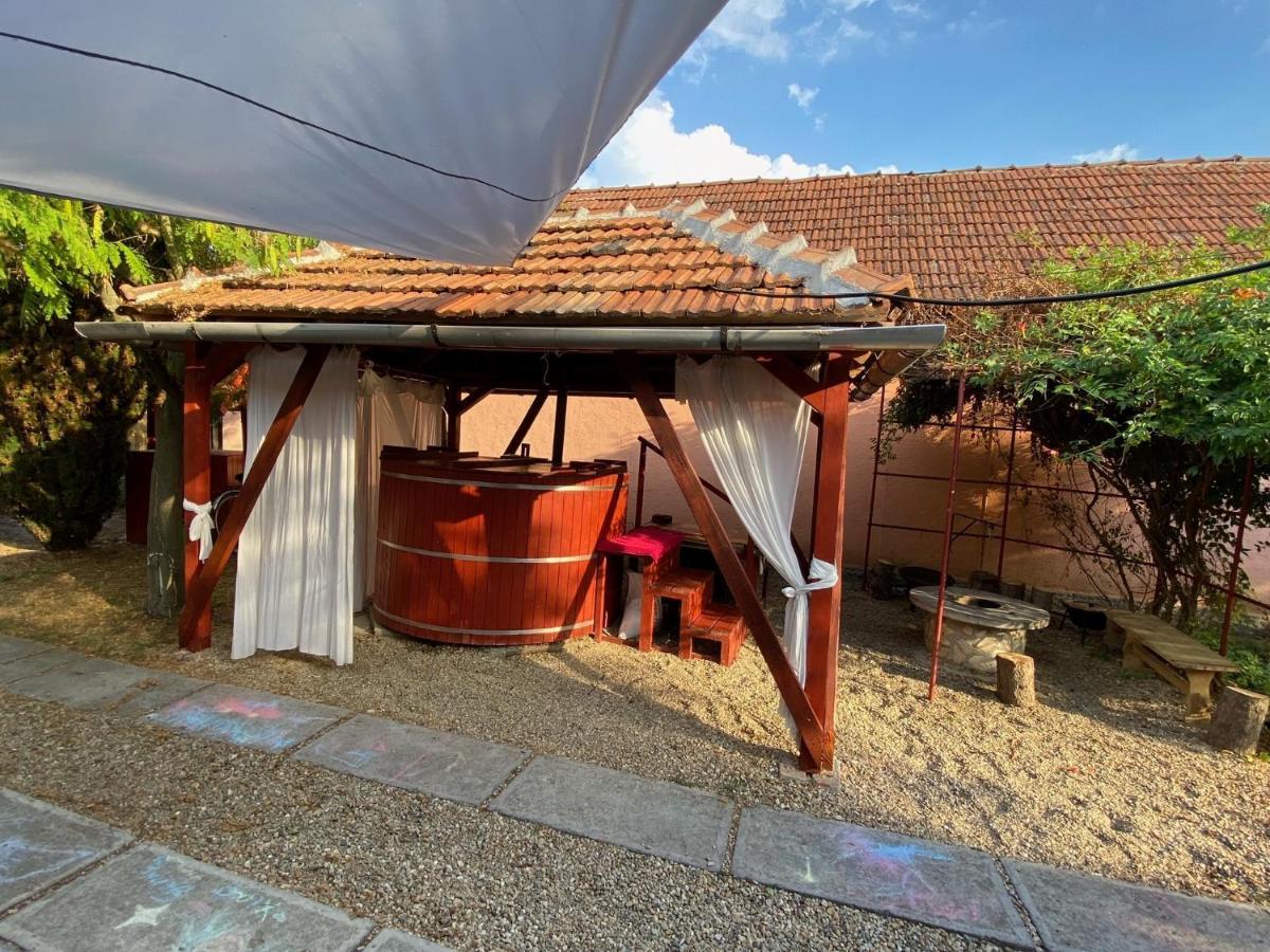 Arpad Nyaralohaz Villa Sarud Exterior foto
