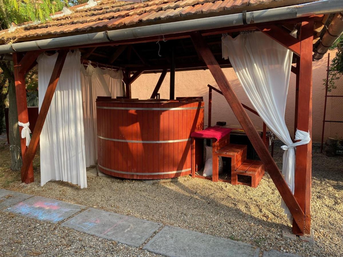 Arpad Nyaralohaz Villa Sarud Exterior foto