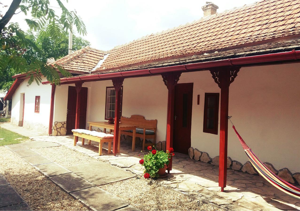 Arpad Nyaralohaz Villa Sarud Exterior foto