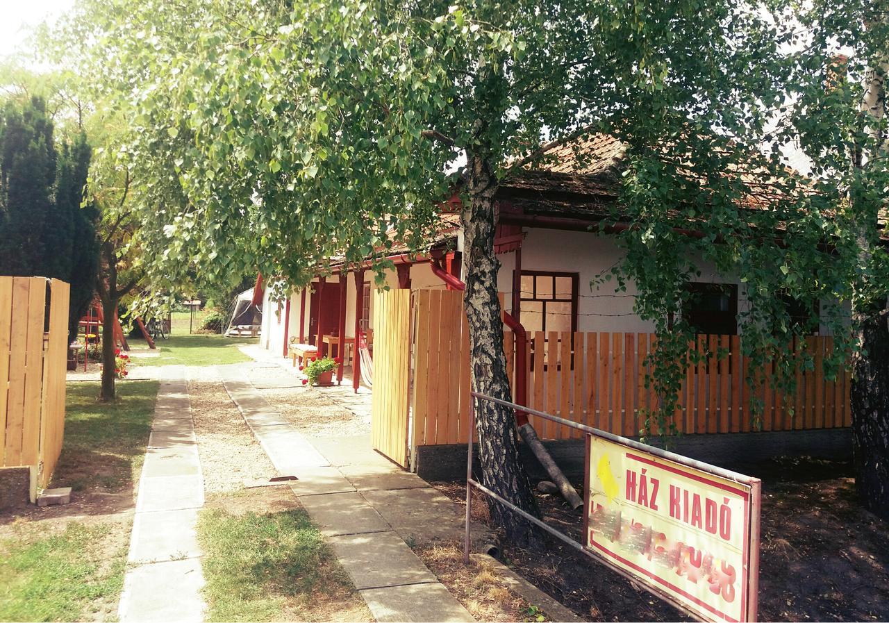 Arpad Nyaralohaz Villa Sarud Exterior foto